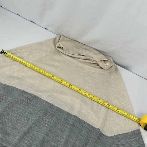 Smartwool Nokoni Colorblock poncho/sweater cowl neck in Natural & Silver size S - Picture 9 of 13